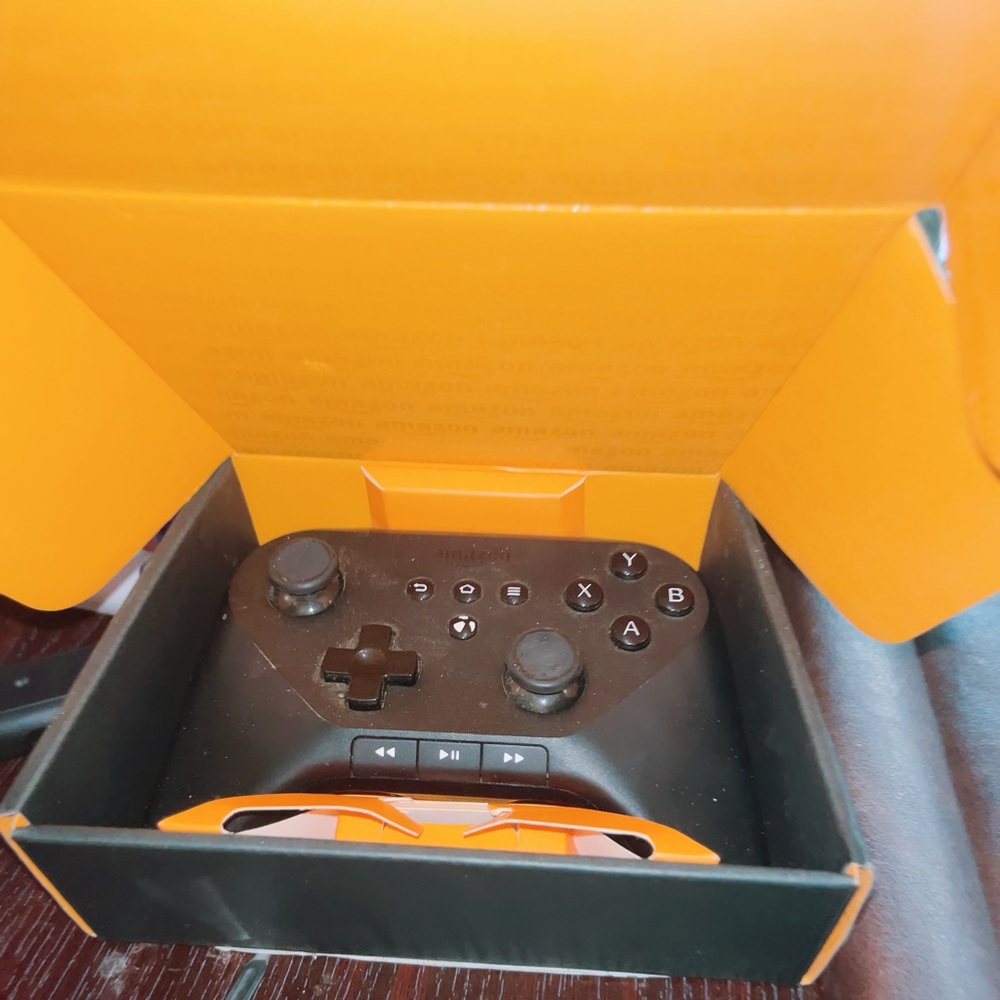 Amazon Fire Gaming Controller - Picture 5 of 9